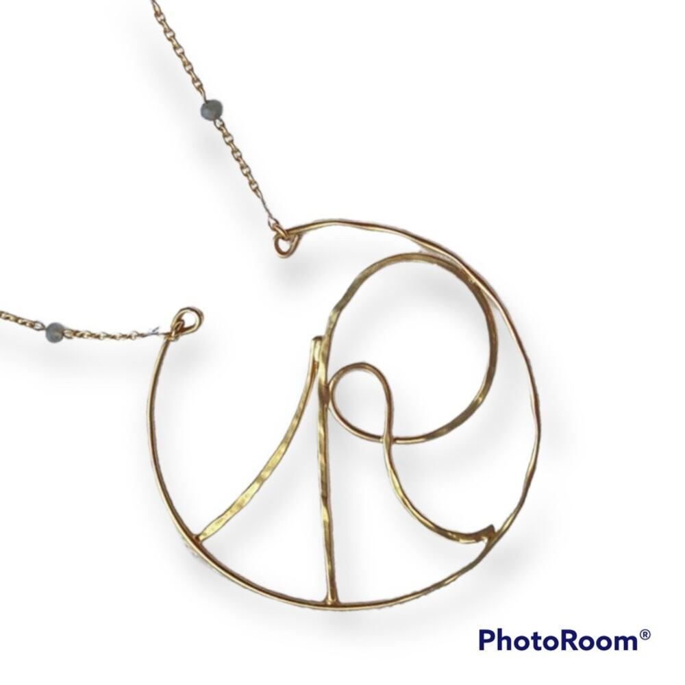 Cursive R openwork gold-tone necklace - Picture 2 of 9